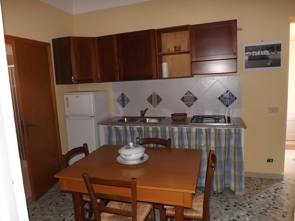 Il Giardino Ipogeo Apartment Фавиняна Стая снимка