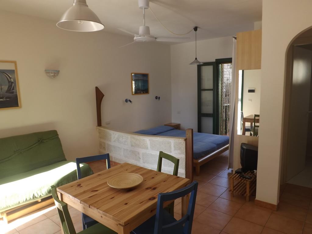 Il Giardino Ipogeo Apartment Фавиняна Стая снимка