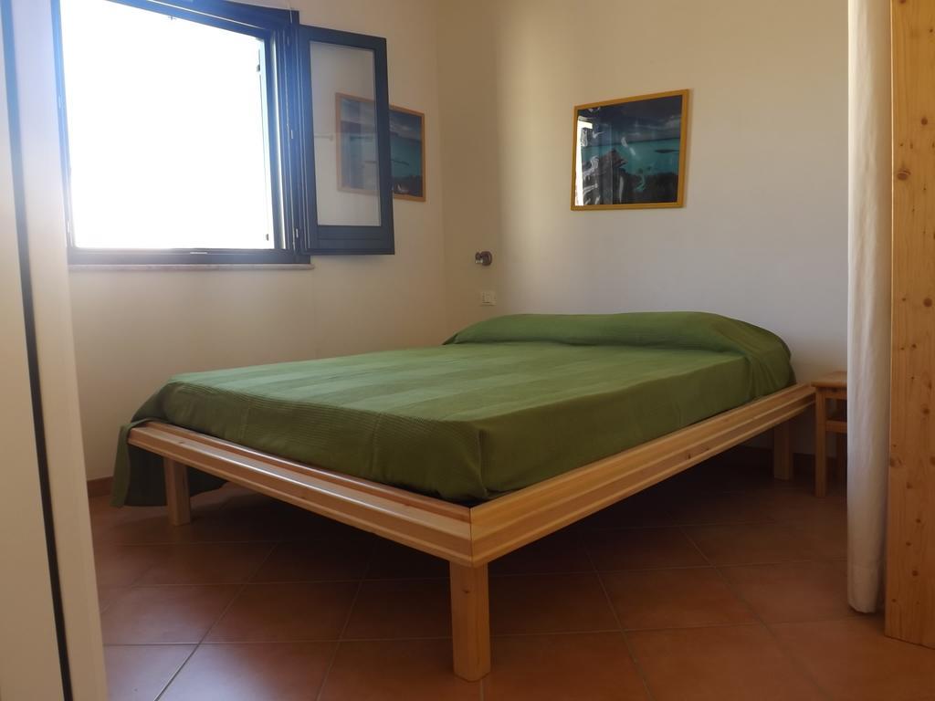 Il Giardino Ipogeo Apartment Фавиняна Стая снимка